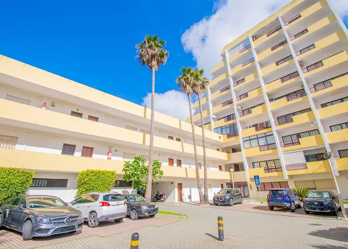 Rocha Apartment, With Pool, 100m From The Beach! 아파트 포티마오