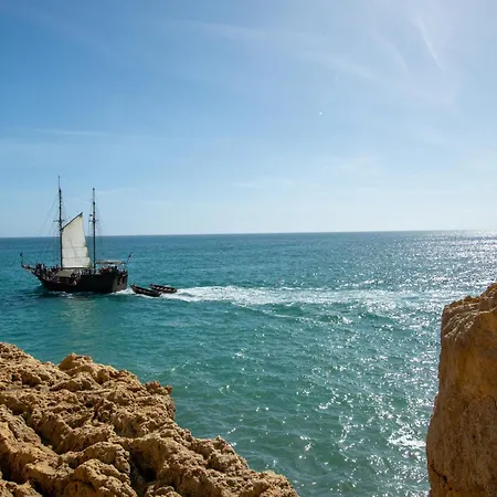 Rocha Apartment, With Pool, 100m From The Beach! Portimão